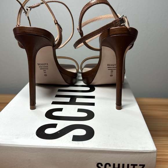 Walnut Tersa Heels - Picture 7 of 8